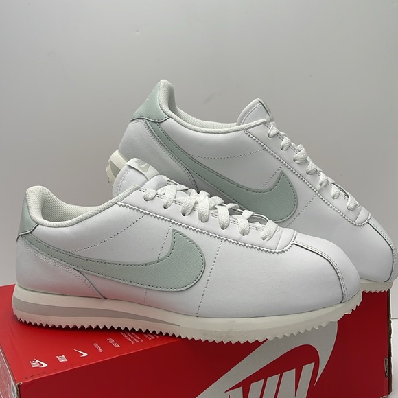 Nike Cortez Leather
Women's
Summit White/Sail/Light
Bone/Light Silver
DN1791-106 - Picture 7 of 16